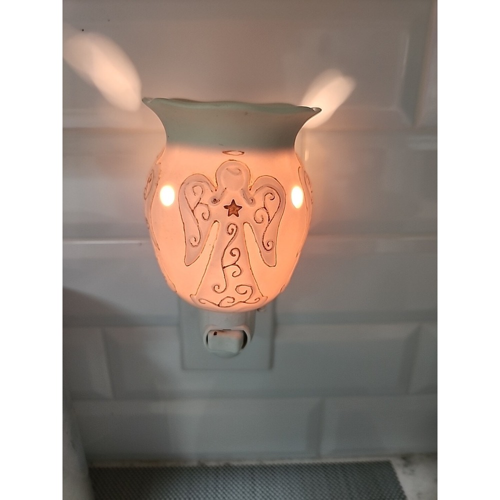 Scentsy Heavenly Plug in Night Light Wax Warmer Angels Beige Retired Christmas